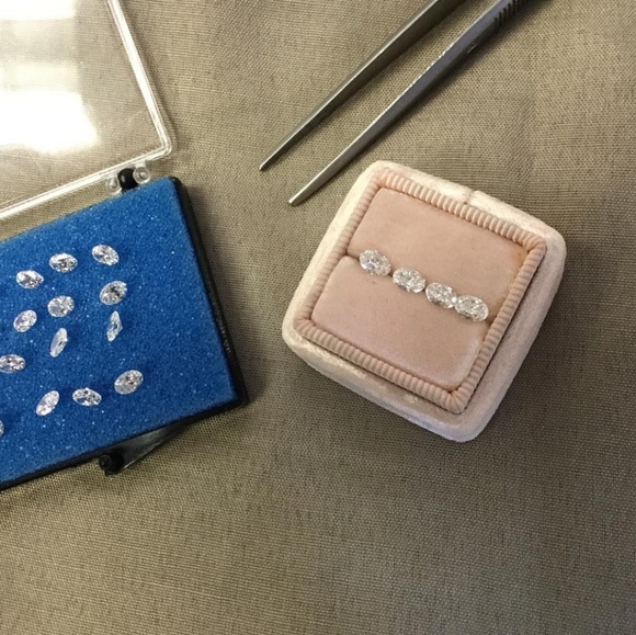 Oval Swarovski eternity band ring - Picture 6 of 8